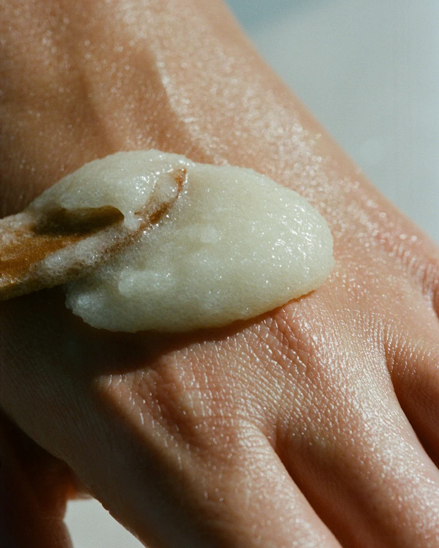 246 Restorative Algae Hand Peel - Image 3